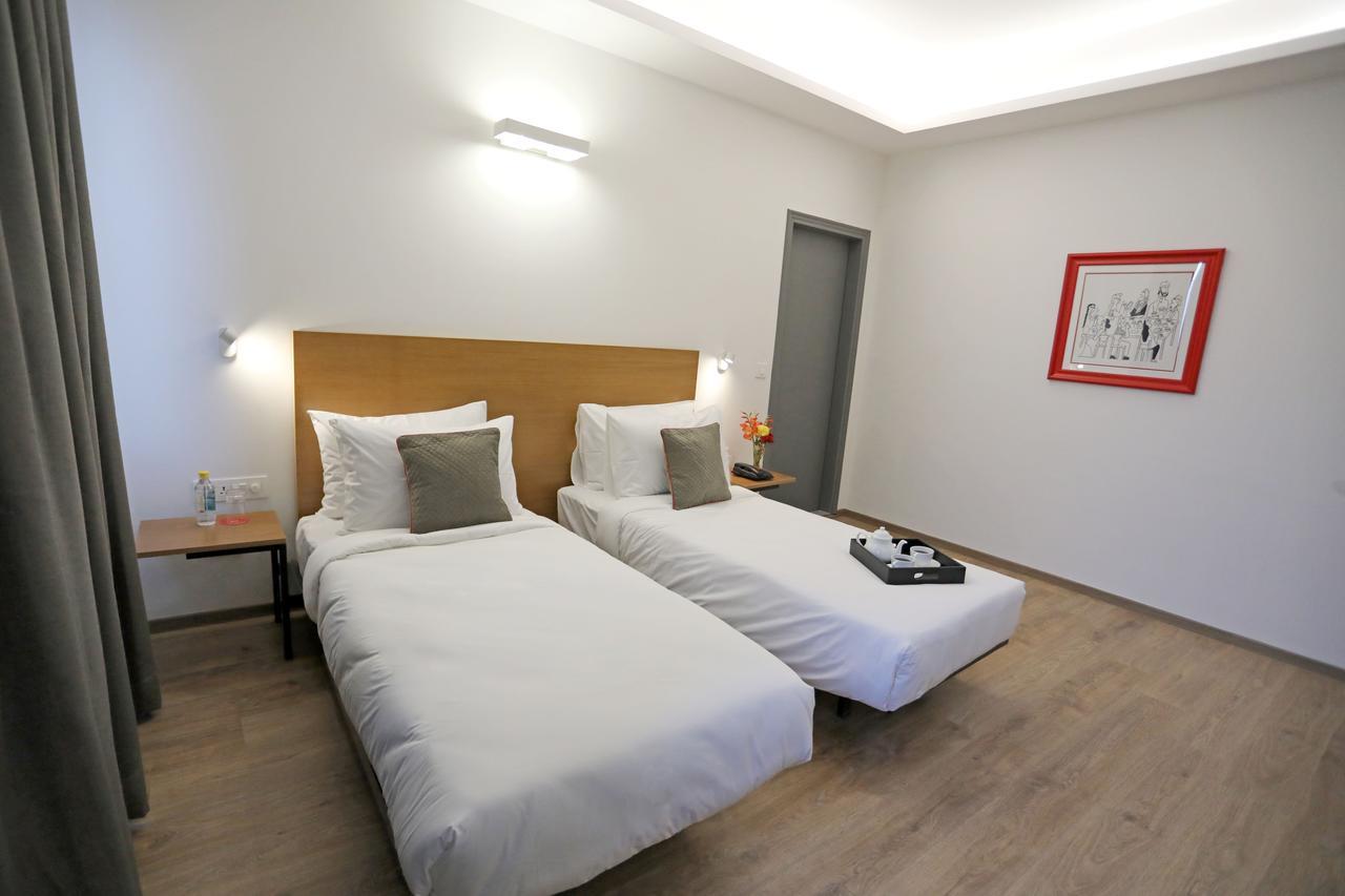 Oyo Townhouse 027 Sector 15 Gurgaon Hotel Buitenkant foto