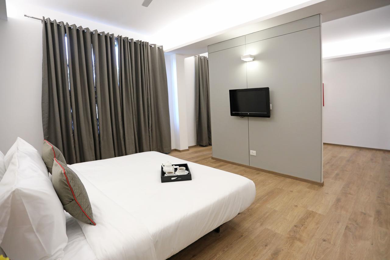 Oyo Townhouse 027 Sector 15 Gurgaon Hotel Buitenkant foto