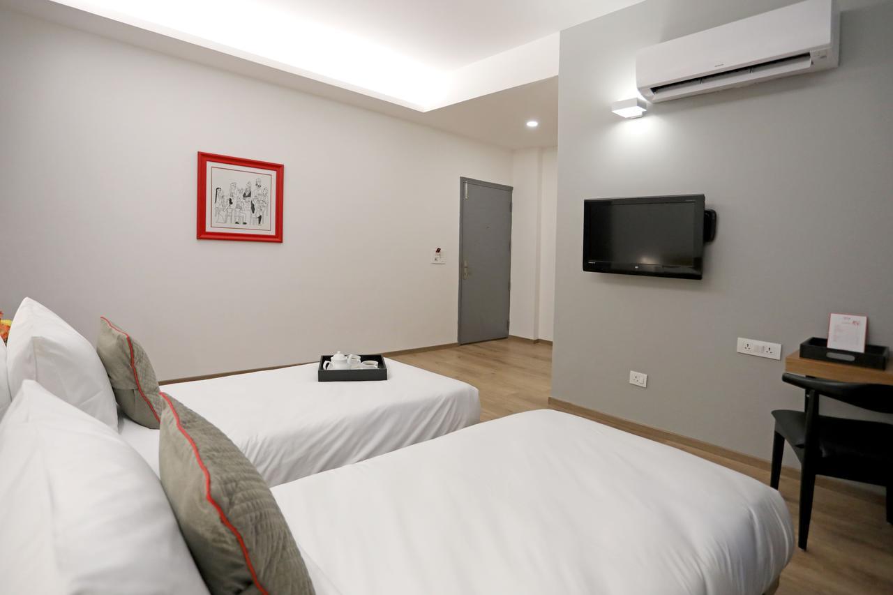 Oyo Townhouse 027 Sector 15 Gurgaon Hotel Buitenkant foto