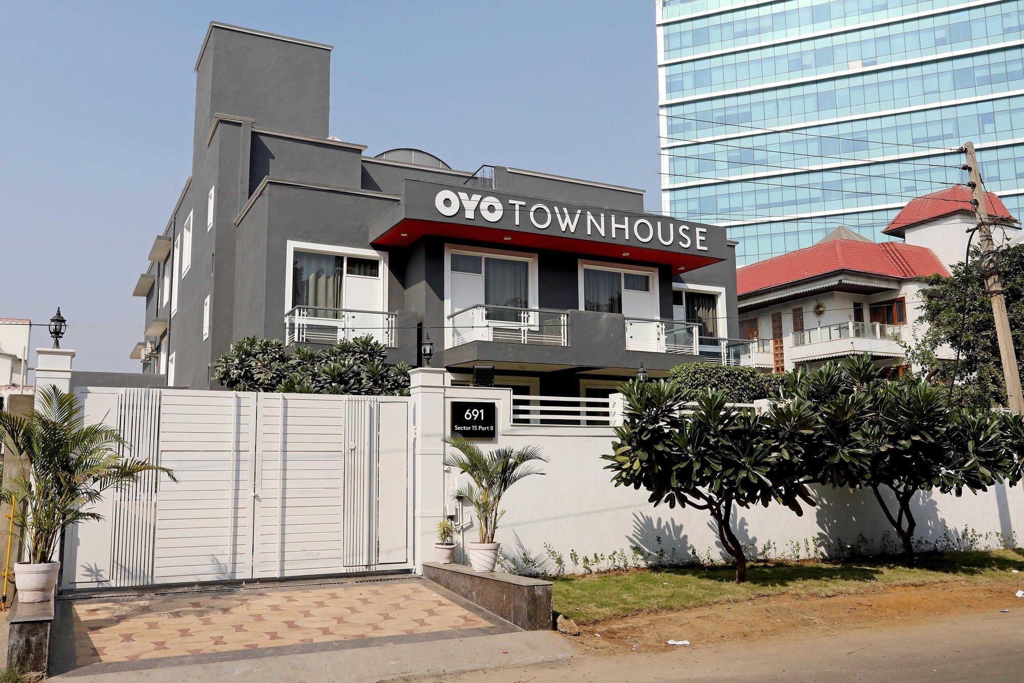 Oyo Townhouse 027 Sector 15 Gurgaon Hotel Buitenkant foto