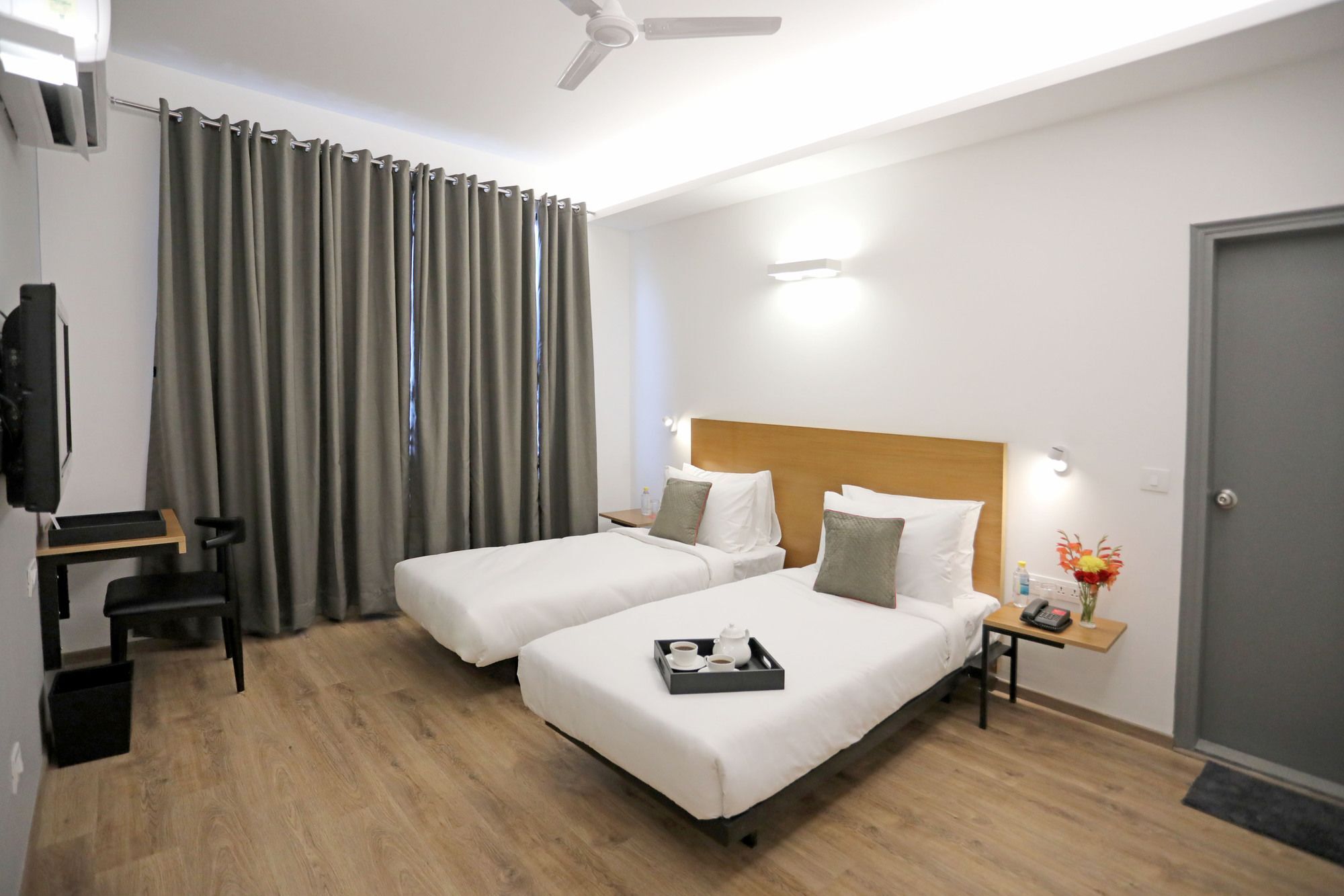 Oyo Townhouse 027 Sector 15 Gurgaon Hotel Buitenkant foto