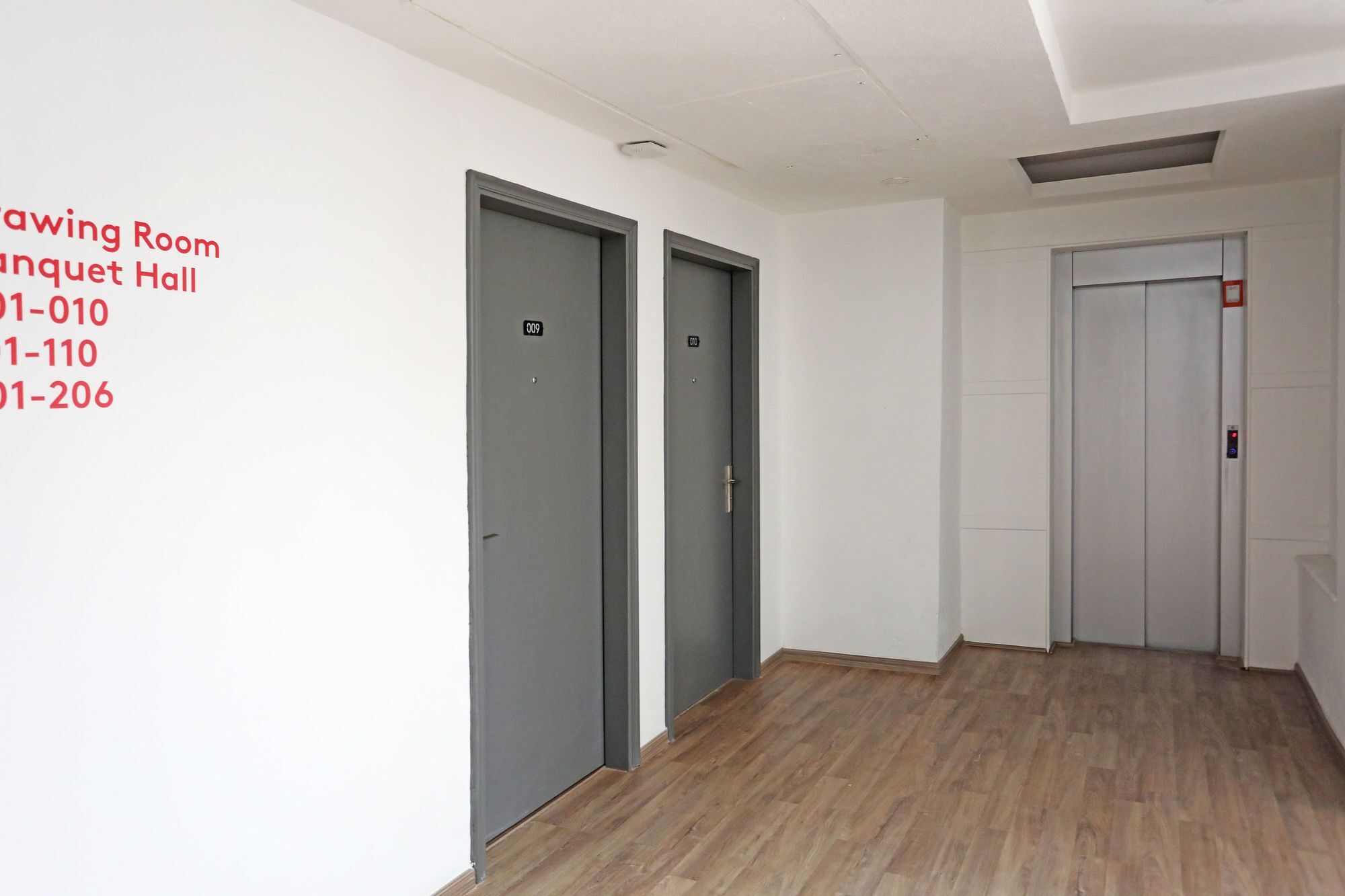 Oyo Townhouse 027 Sector 15 Gurgaon Hotel Buitenkant foto