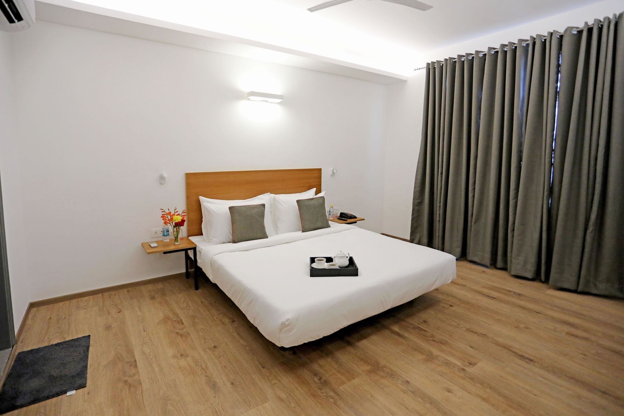 Oyo Townhouse 027 Sector 15 Gurgaon Hotel Buitenkant foto