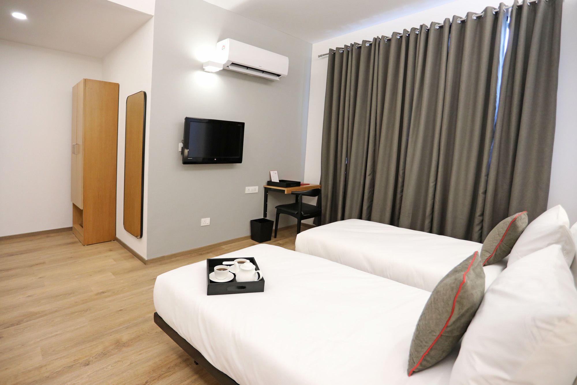 Oyo Townhouse 027 Sector 15 Gurgaon Hotel Buitenkant foto