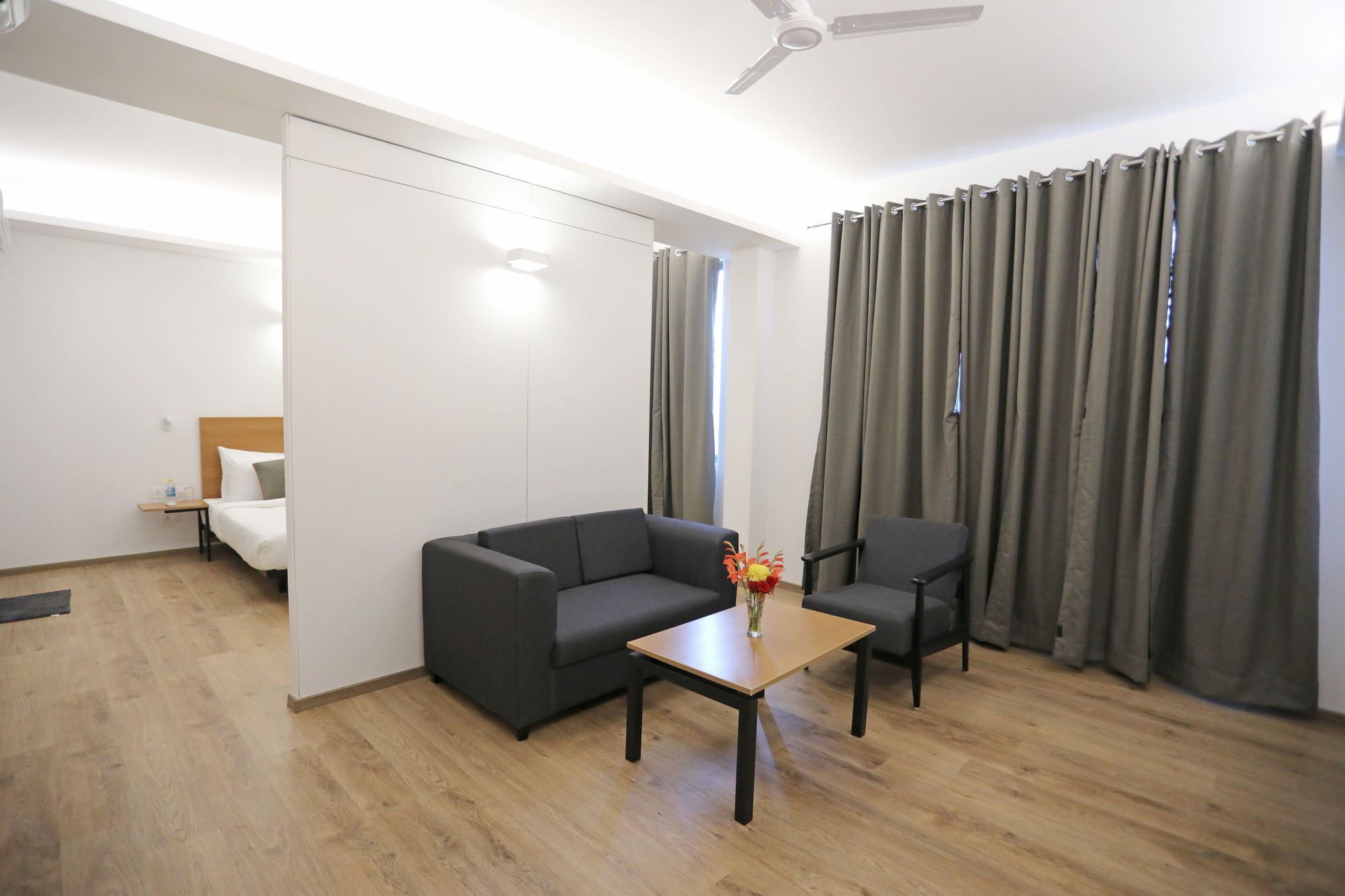 Oyo Townhouse 027 Sector 15 Gurgaon Hotel Buitenkant foto